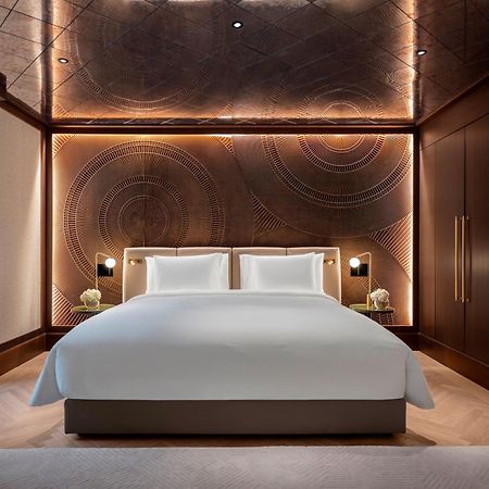 Отель Almanac Palais Вена Экстерьер фото A bedroom at The Edition