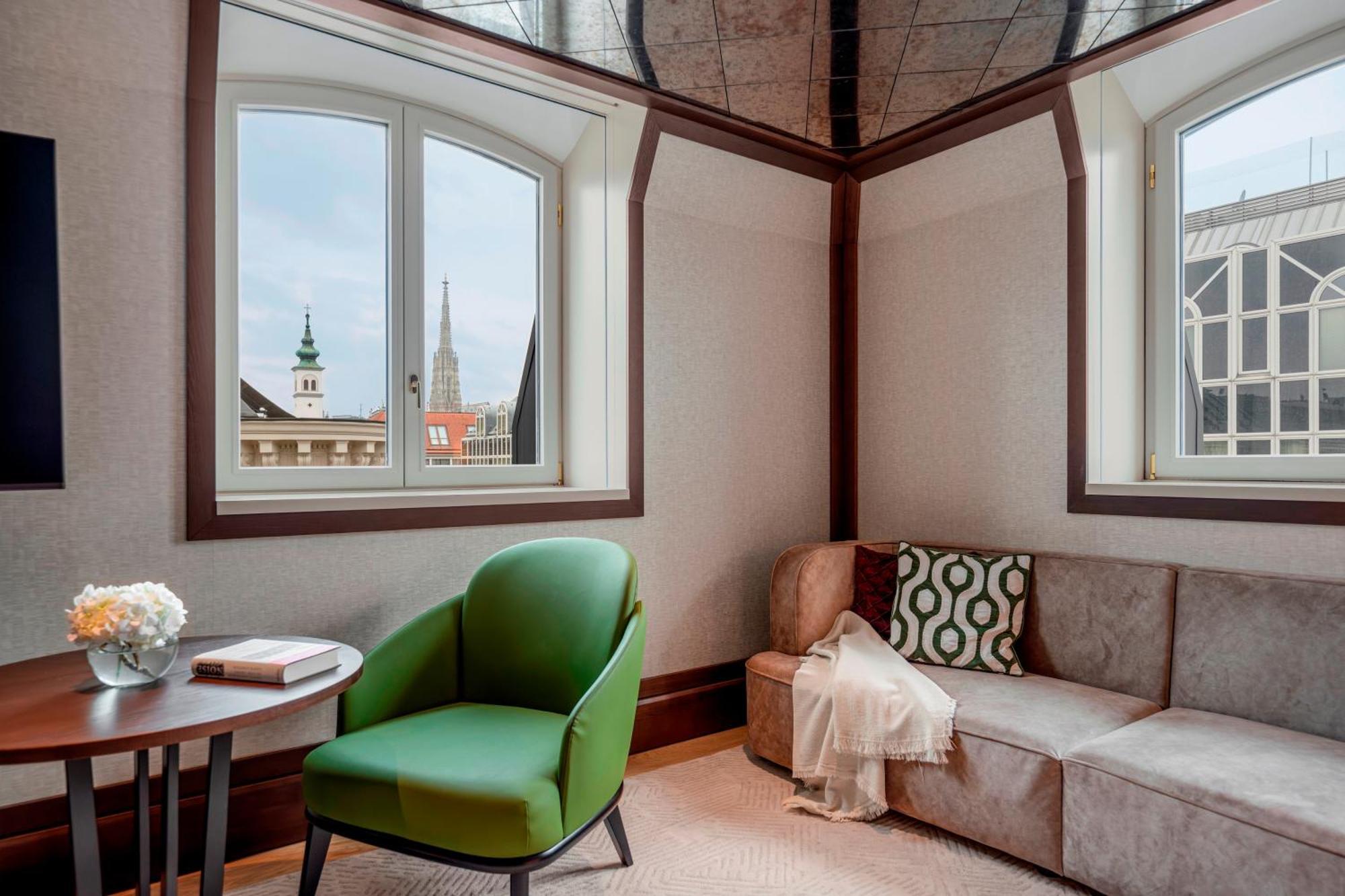 Отель Almanac Palais Вена Экстерьер фото A room at the hotel